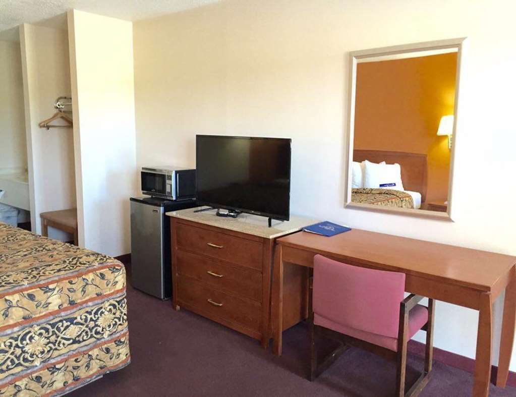 Americas Best Value Inn Sullivan Chambre photo